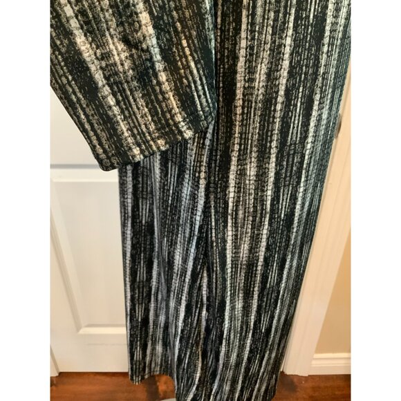 BCBG Max Azria Black & White Striped 3/4 Sleeve Shift Dress, Size Medium - Picture 5 of 8
